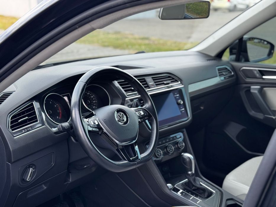Продам автомобіль Volkswagen Tiguan