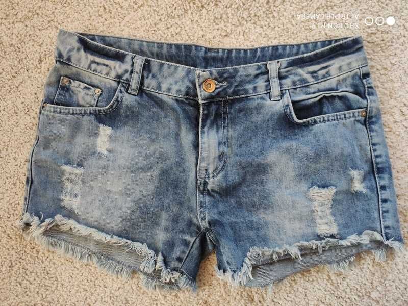 Urocze szorty jeansowe damskie niebieskie, rozmiar L.