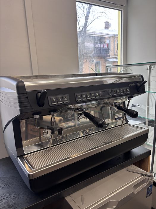 Професійна кавомашина  Nuova Simonelli Appia Life Timer 2Gr