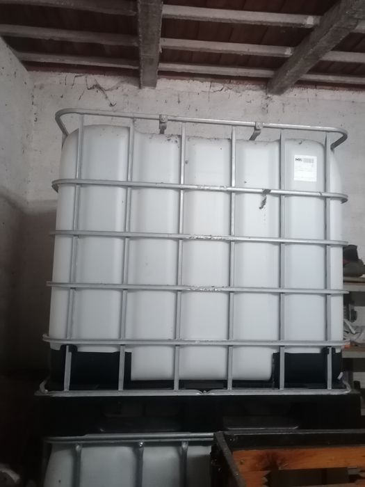 Vendo reservatório de 1000Litros