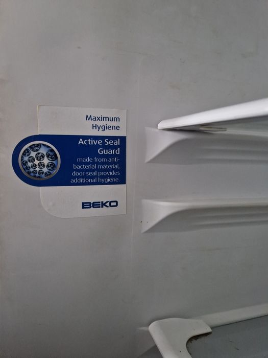 Frigorífico combinado BEKO 233 L