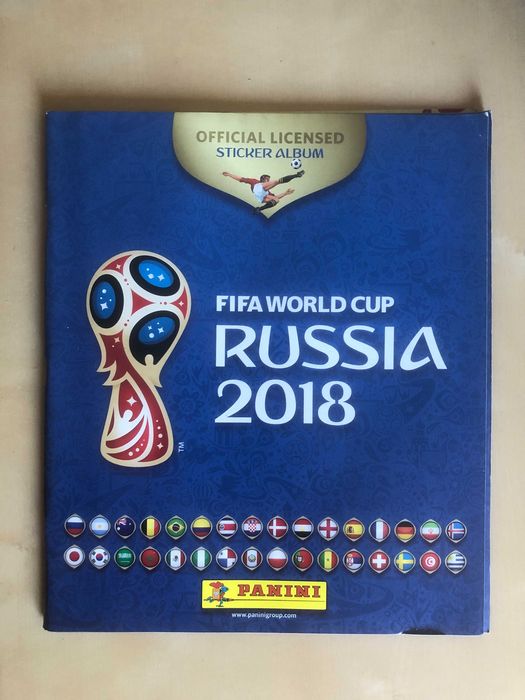 Caderneta Mundial futebol 2018 (vazia), com 4 cromos por colar