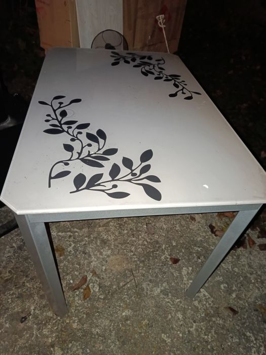 Продам бу стол стекляний