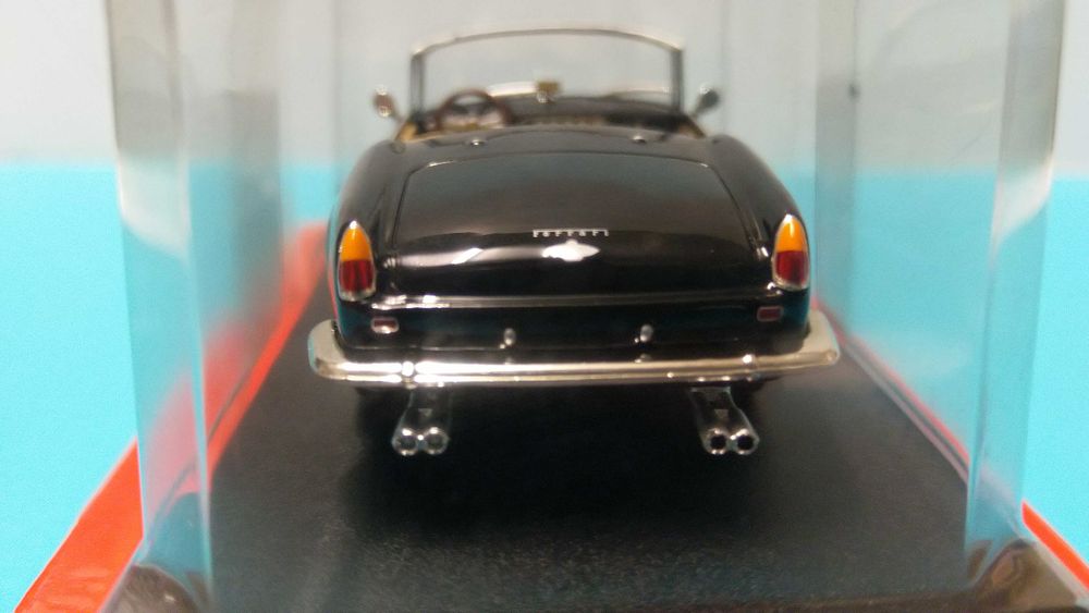 Ferrari 250 GT California (1957) - Miniatura IXO/Altaya à escala 1/43
