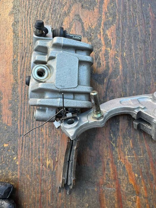 nissin zacisk jarzmo hamulca przod yamaha wrf yz yzf 125 / 250 / 450