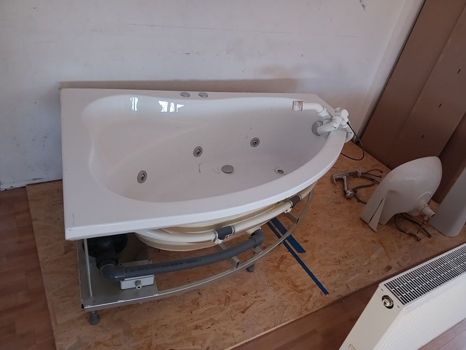 Wanna z hydromasażem Kaprys 95x145