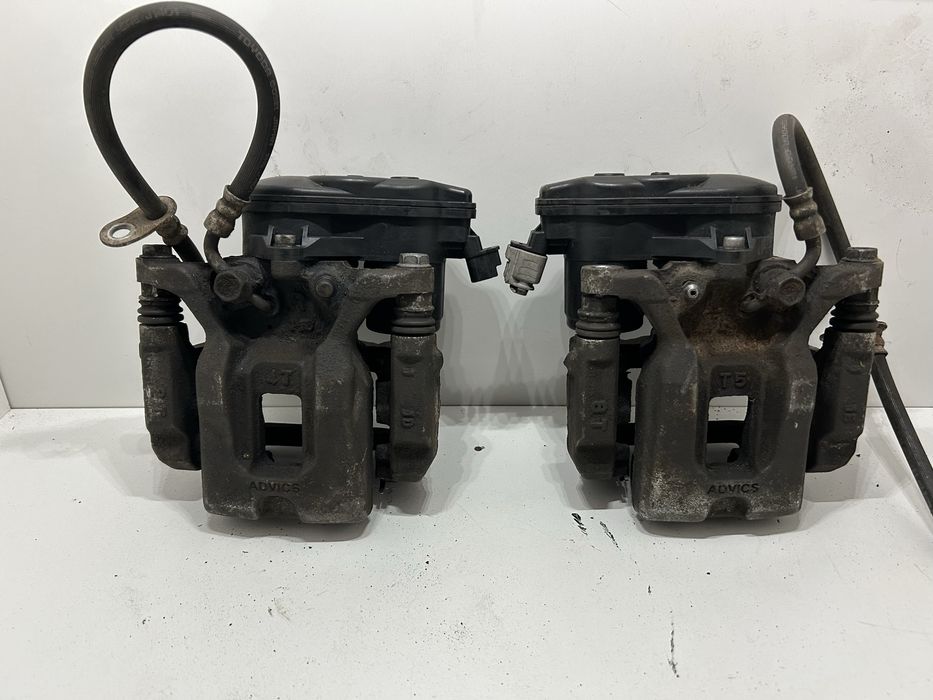 Zacisk hamulcowy tył tylny Rav4 V prawy/lewy