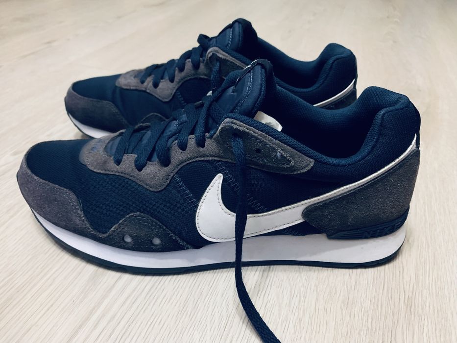 Кросівки Nike Venture Runner (43р 27.5см)Original,замша