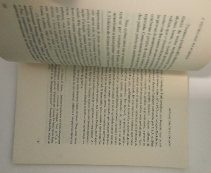 Diversos: A Sociedade da Pobreza, de John Kenneth Galbraith