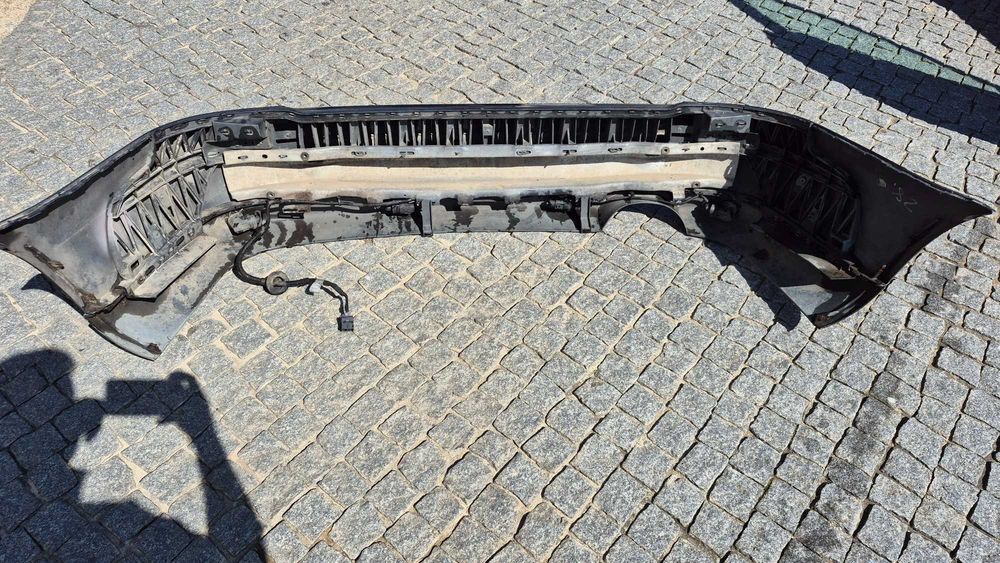 Para-Choques Traseiro Audi A4 B5 8D Sedan Facelift Com Lip e Sensores Originais