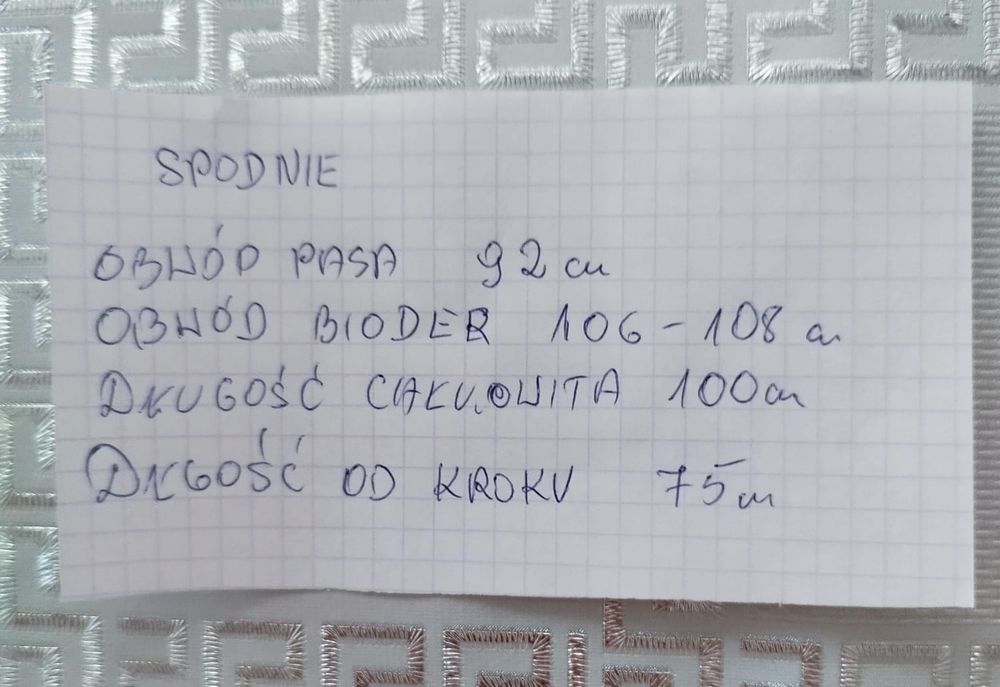 smoking wraz z biała koszula