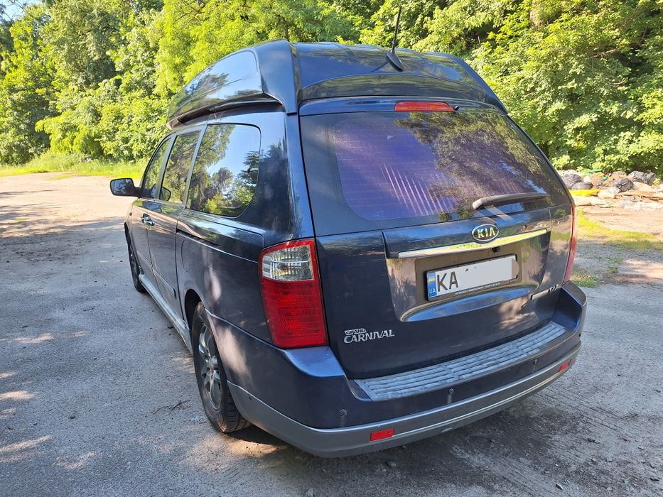 KIA Carnival Grand Limousine