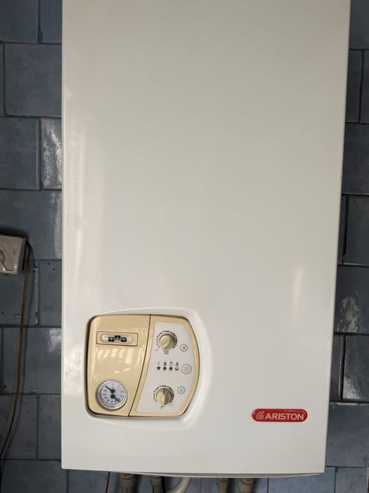 Продам котел Ariston