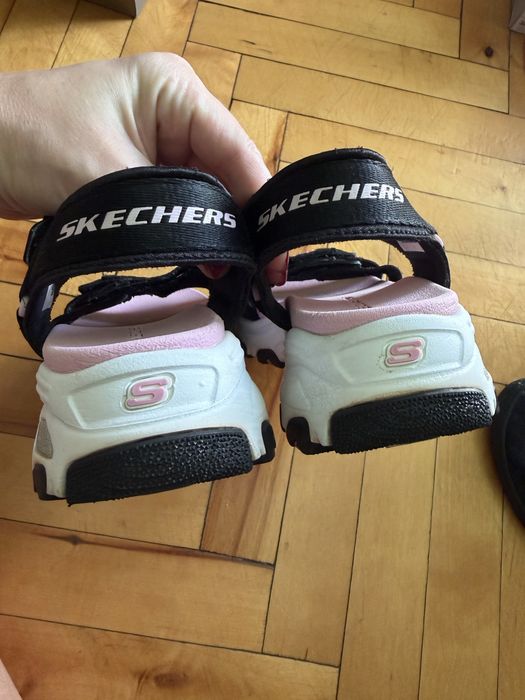 Босоніжки skechers на дівчинку 35 розмір