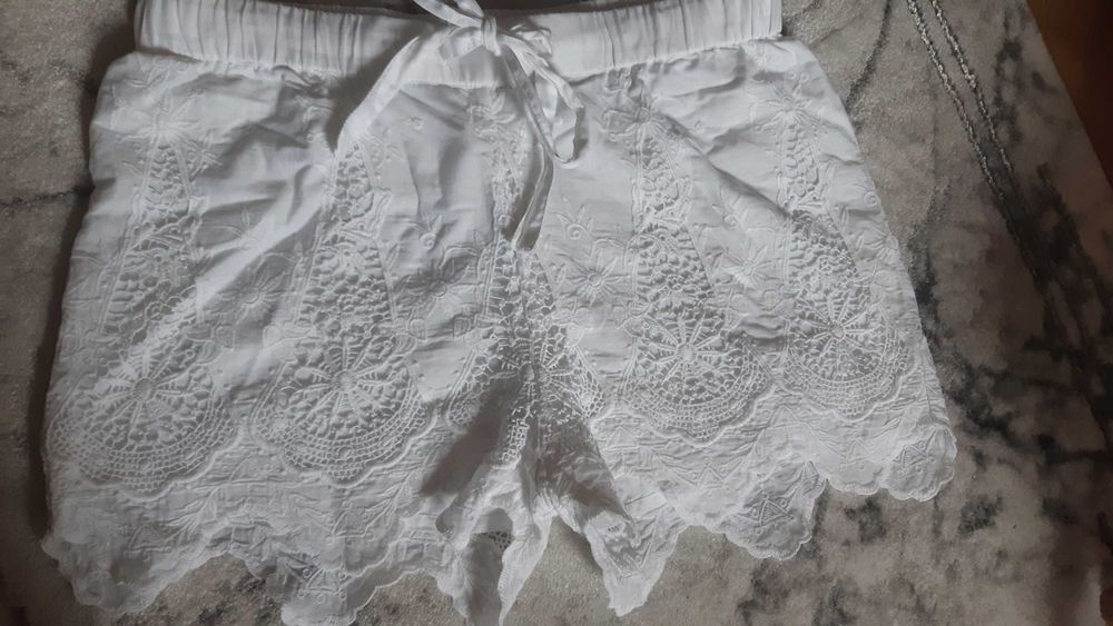 Spodenki haft białe Italy