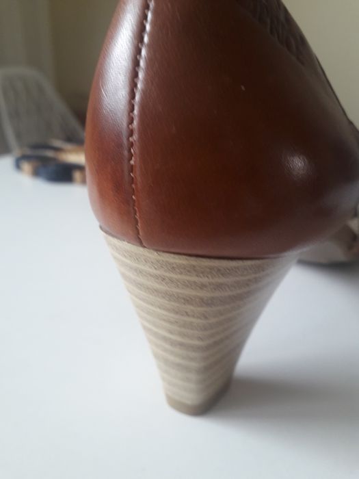 Buty damskie skórzane firmy Caprice