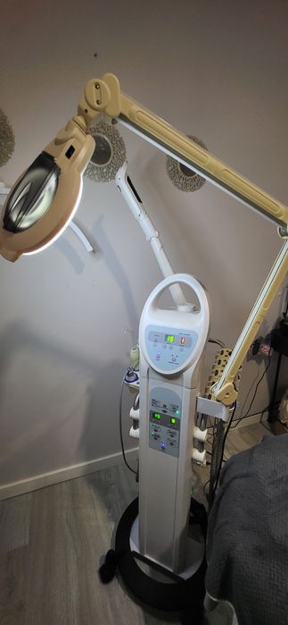 Equipamento de estetica  para limpeza  de rosto profundas