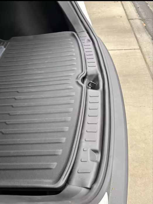 Tesla Model Y - proteção para mala