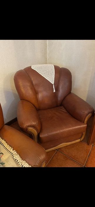 Vendo conjunto de sofás e mesa de centro