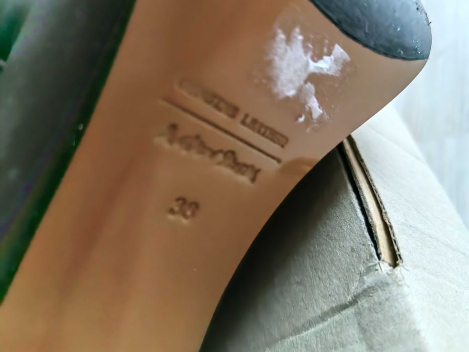 Other stories, 38, skóra, and khaki