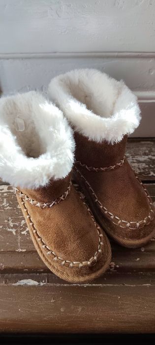 Vende 2 botinhas térmicas novas