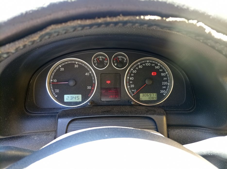 VW Passat PD 130