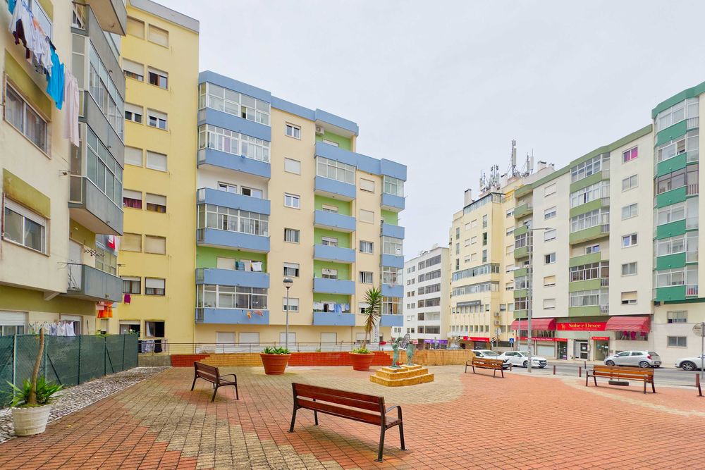 T2 TOTALMENTE REMODELADO E PRONTO A HABITAR EM AGUALVA