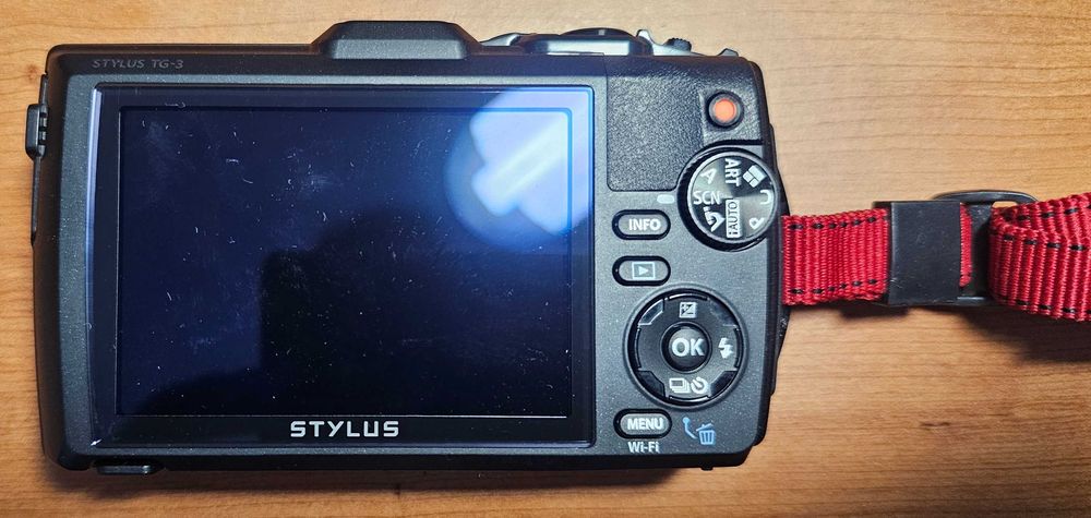 Câmara Olympus Tough TG-3