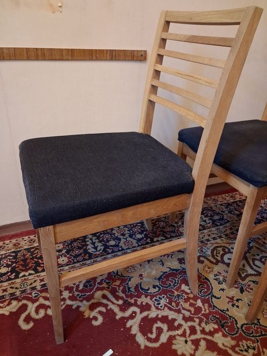 Krzesła drewniane tapicerowane 5 sztuk