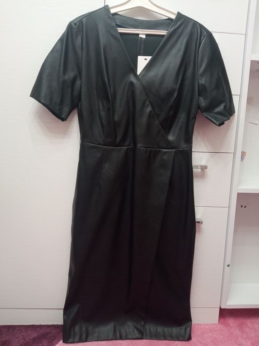 Сукня міді  з екошкіри на запах Ostin р 48-50 нове