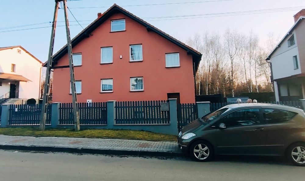 * Dom 4 min od centrum miasta 2.5km od płyty rynku Rybnik