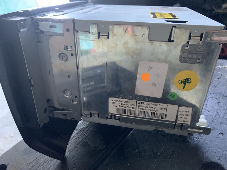 Audi Concert Nero + CD Changer