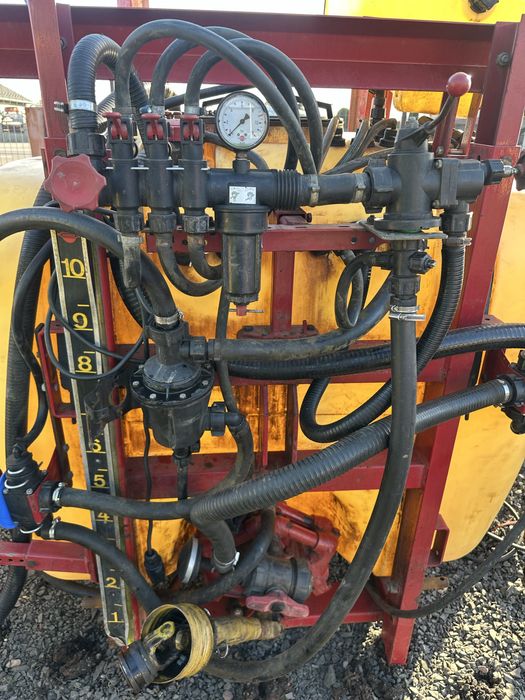 Оприскувач  Hardi 12 метрів 1000 літрів гідравлічний