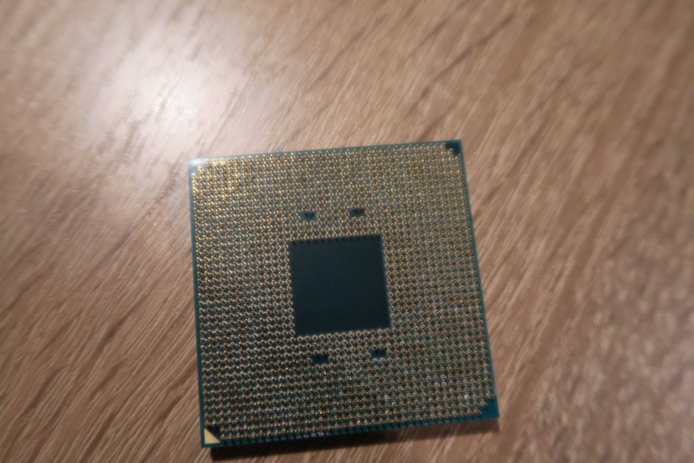 AMD Ryzen 7 2700X + Chłodzenie BOX