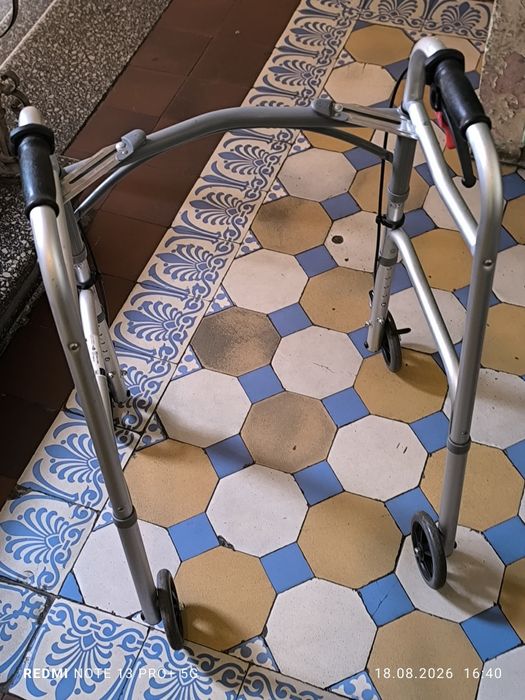 Balkonik czterokołowy z hamulcami JMC-C 3223 Timago