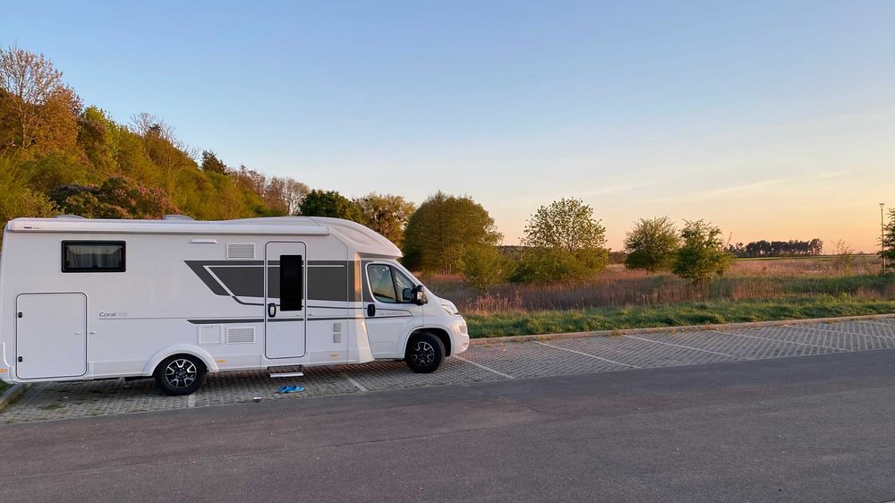 Wynajem kampera Adria półintegra