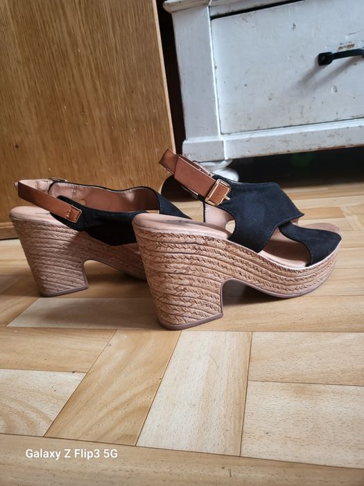 platformy na lato, leciutki i wygodne.