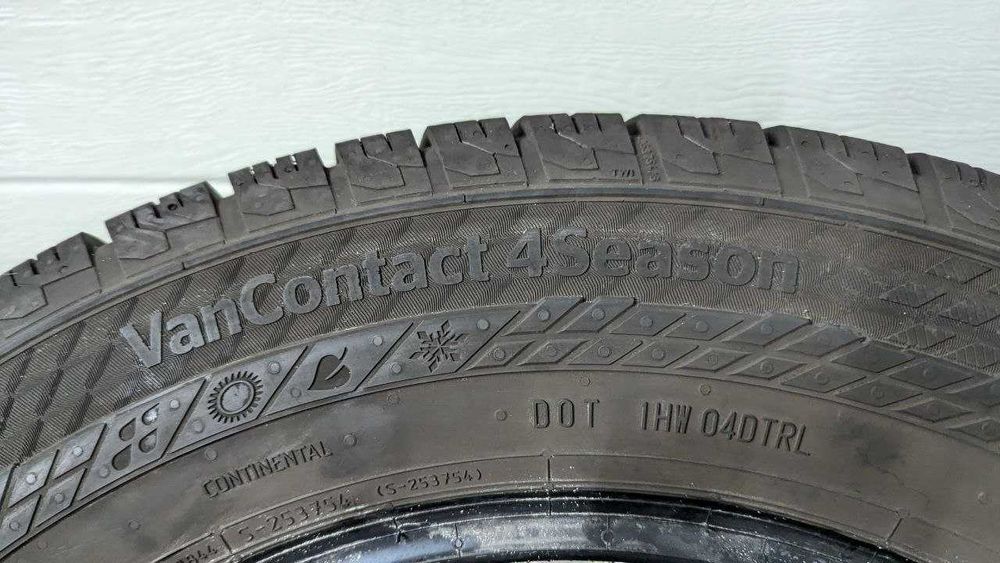 Шини 215/65 R16C 109/107T Continental VanContact 4Season