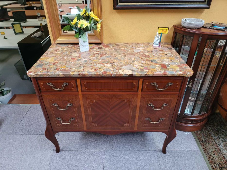 Lindíssima cómoda antiga em madeira com tampo em pedra - ópt