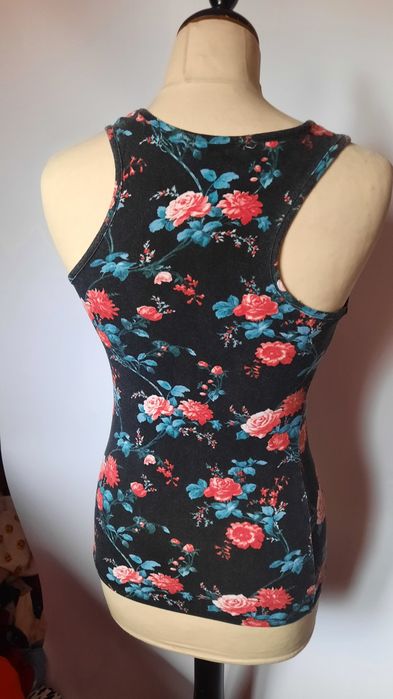 Mshll Girl Top damski rozmiar M
Top damski 
Rozmiar M
Stan bdb 
Długoś