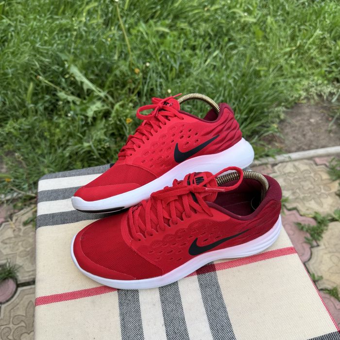 Кроссовки Nike Lunarstelos Red, 39 размер, Оригинал, Кросівки