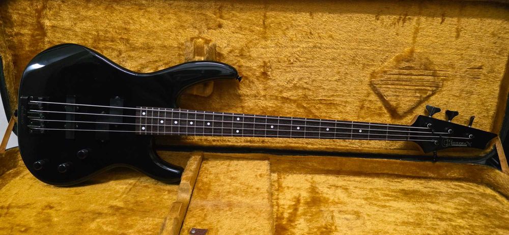 Gitara Basowa Charvel CSB-055 Made in Japan