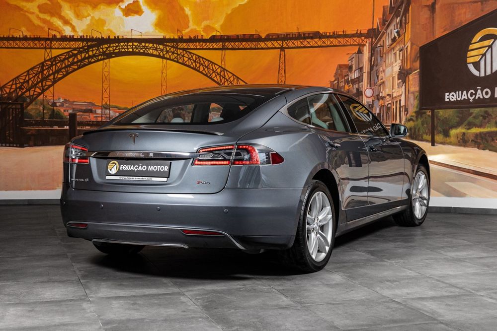 Tesla Model S 85 Perfomance521703076933160963
