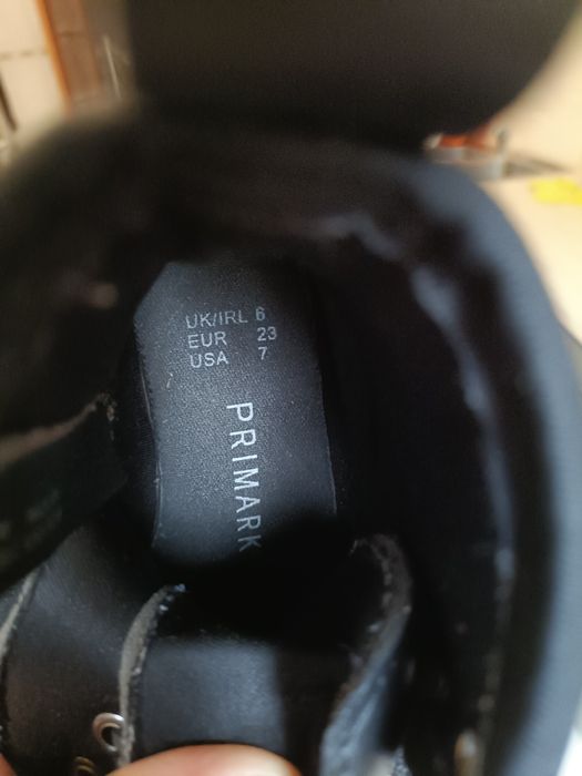 Botas para criança PRIMARK tamanho 6