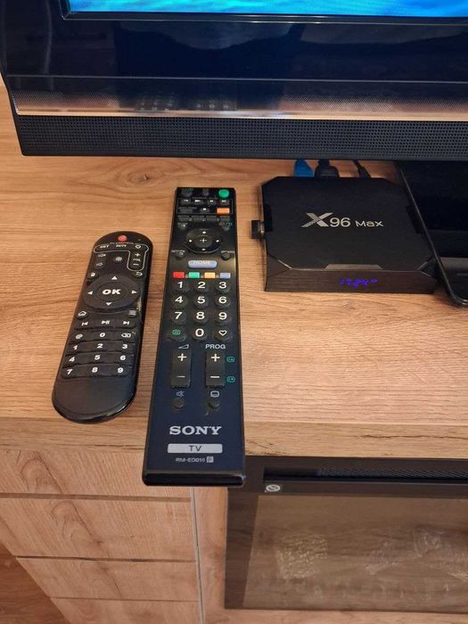 SONY KDL-40W5500 в ідеальному стані + приставка Smart TV в подарунок
