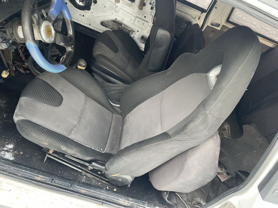 Продам сиденья мазда RX 8