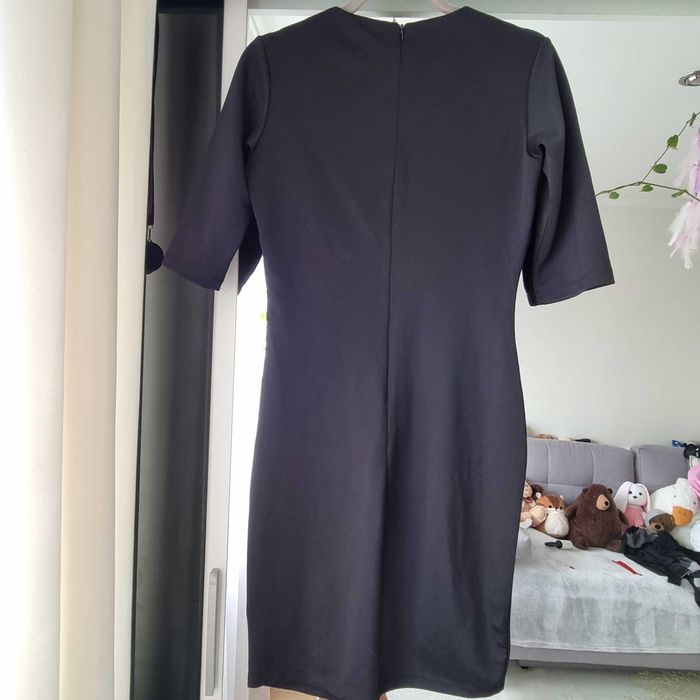 Piękna dopasowana czarna sukienka Kardashian Kollection rozm.M-małe L