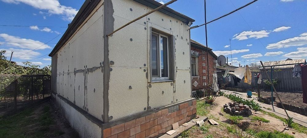 Продам будинок  м. Зміїв