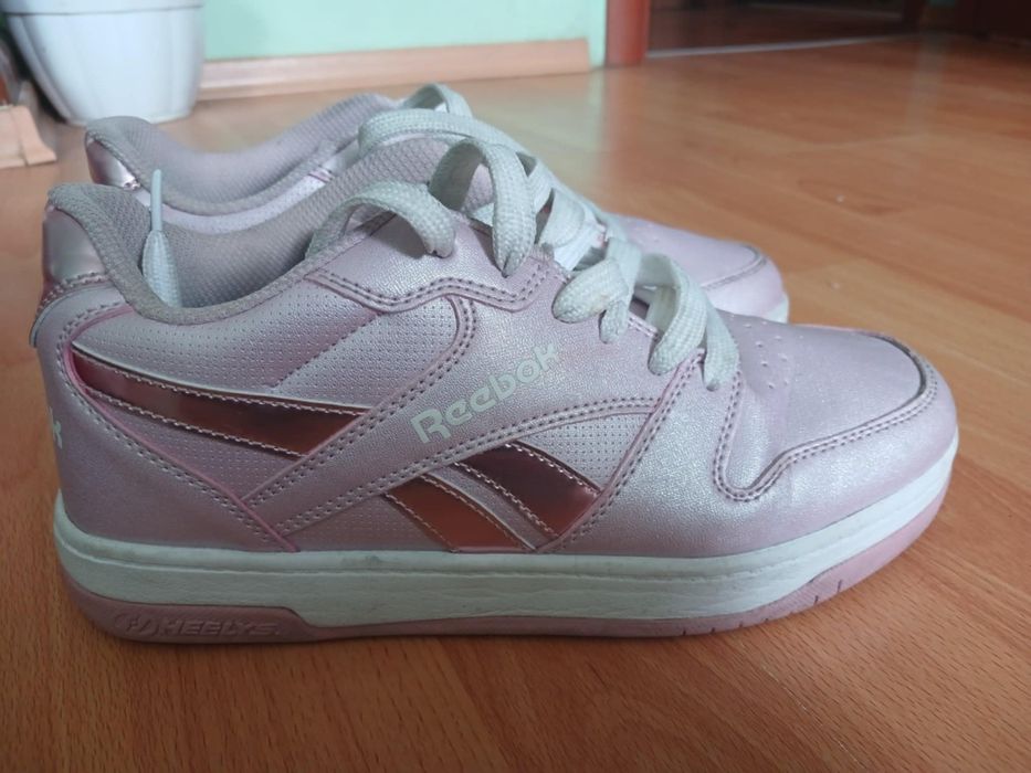 Кроси ролики фірмові стан ідеальний.