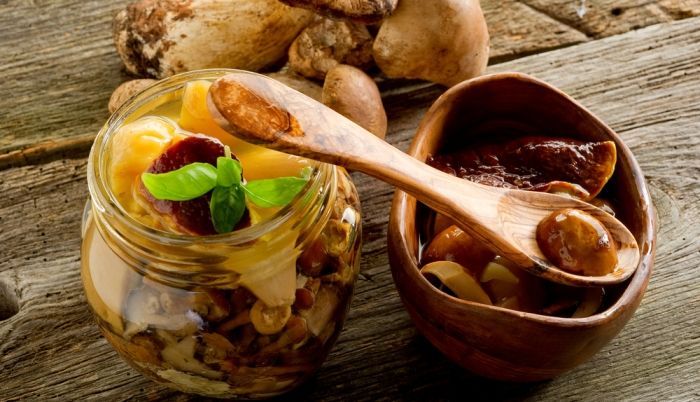 Гриби мариновані білі, 1літр,(Буковина)